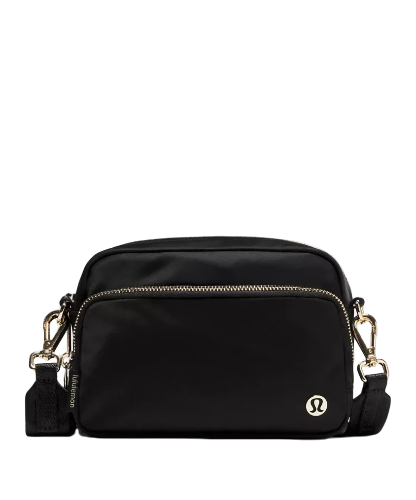 Lululemon Everywhere Crossbody Bag 2l Metal Hardwar Black/golde