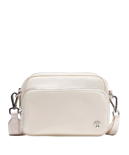 Lululemon Everywhere Crossbody Bag 2l Metal Hardwar Light Ivory/silver