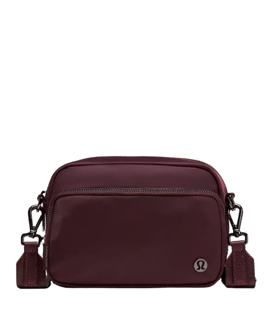 Lululemon Everywhere Crossbody Bag 2l Metal Hardwar Spiced Chai/rose Gold