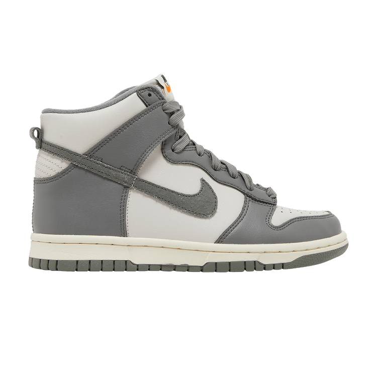 Dunk High Se Gs Light Bone Tumbled Grey